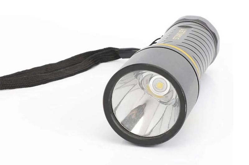 LINTERNA-ART.-65402-STANLEY