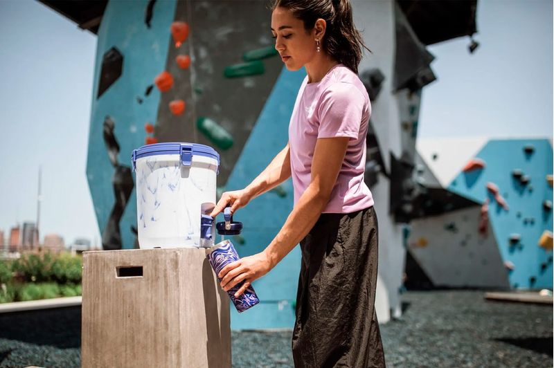 BotellaTermicaStanleyFlipStraw887MLRemolinoAzul