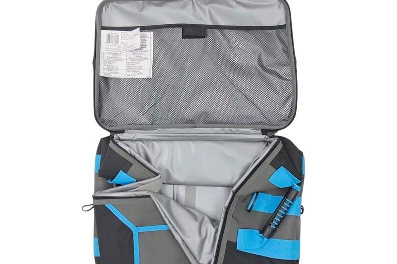 Conservadora-Coleman-Bolso-Termico-Sport-Plegable-45-Latas-25-Lts-Negro