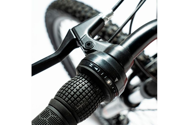 Bicicleta-MTB-Daewoo-Praga-3.0-Plus-R29-M_L-Naranja-Gris_0006_Sin-titulo-1-09.jpg