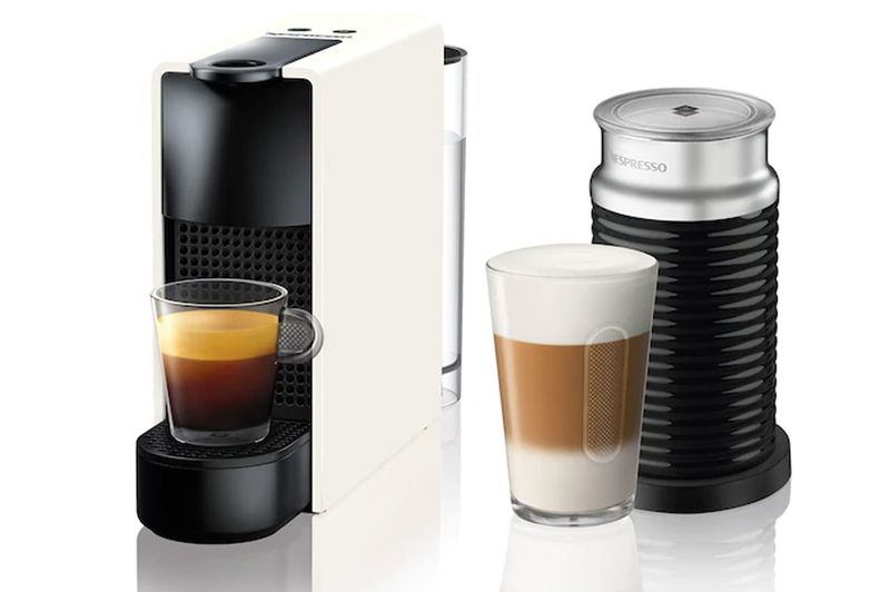 CafeteraNespressoEssenzaMiniC220V