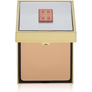 Maquillaje Elizabeth Arden en crema con esponja de acabado impecable