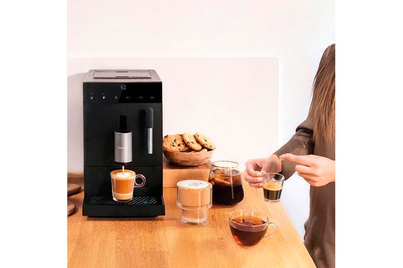 Cafetera Cecotec Cremmaet Compact Steam 1.1Lts Negro