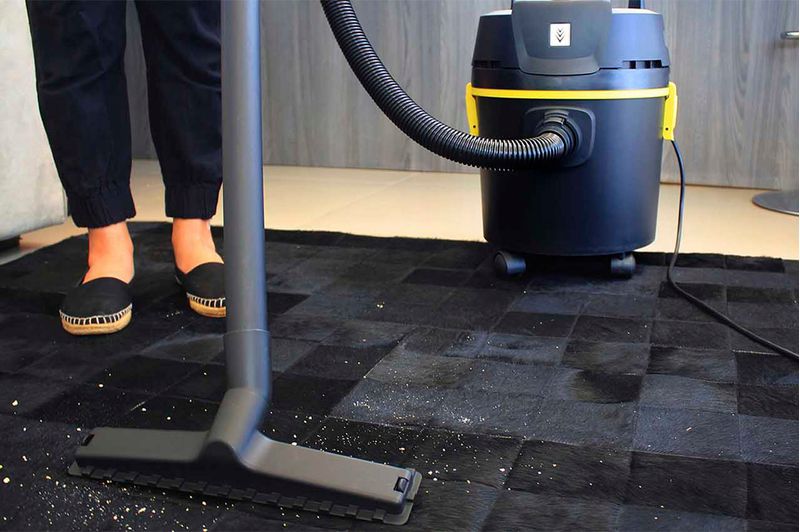 Aspiradora Karcher Black Edition NT 15/1 1200W 15L