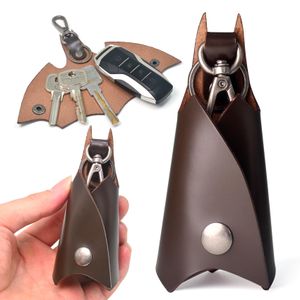 CAILLU Llavero de cuero con forma de murciélago para hombres y mujeres, funda de llavero de