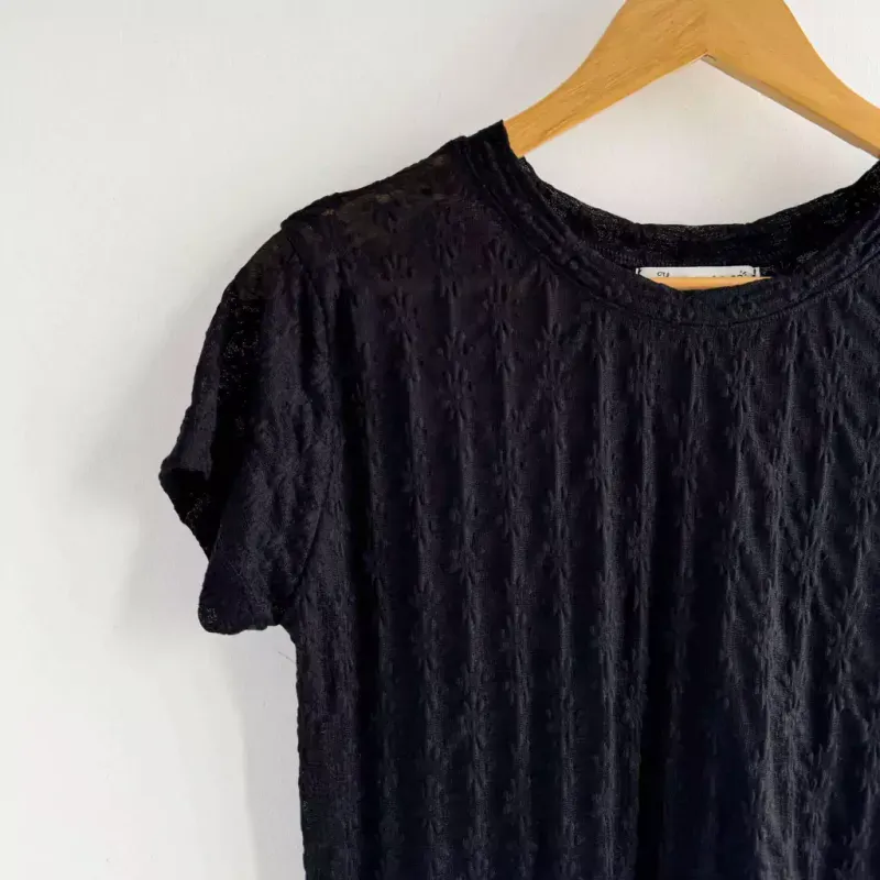 Remera Elena - Negro de encaje Talle M - Haya Paz