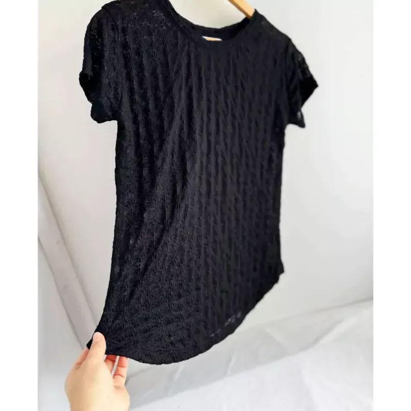 Remera Elena - Negro de encaje Talle M - Haya Paz