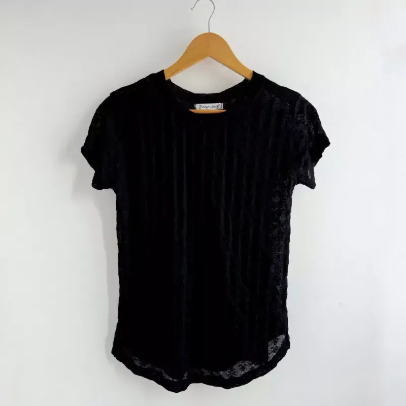 Remera Elena - Negro de encaje Talle M - Haya Paz