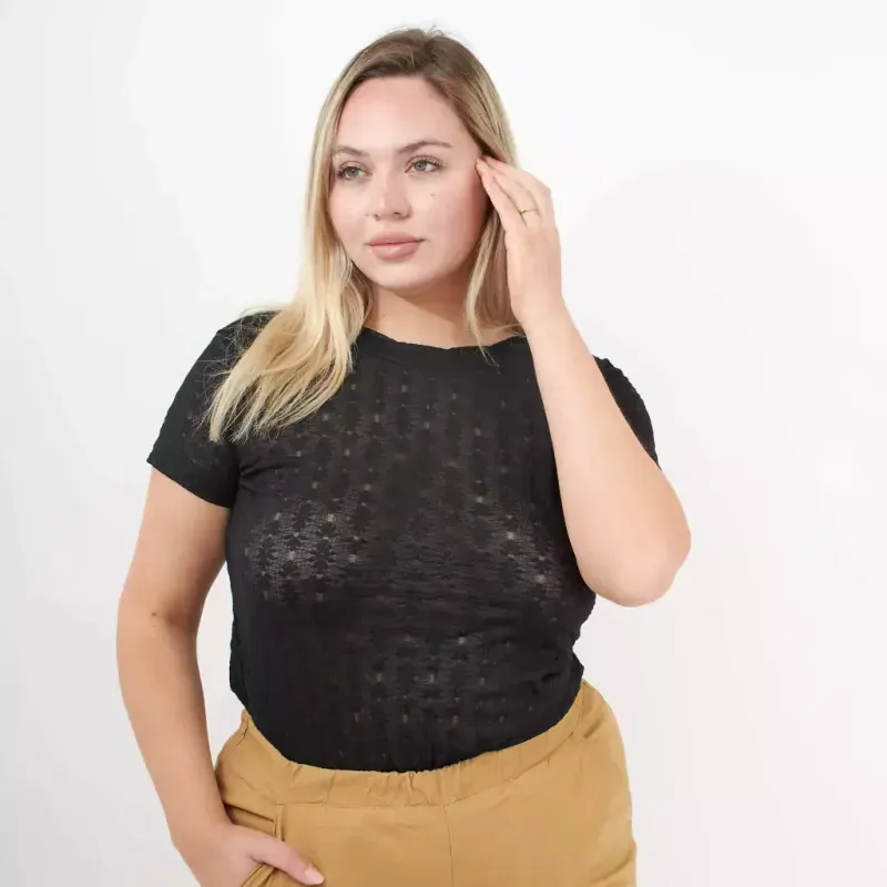 Remera Elena - Negro de encaje Talle M - Haya Paz