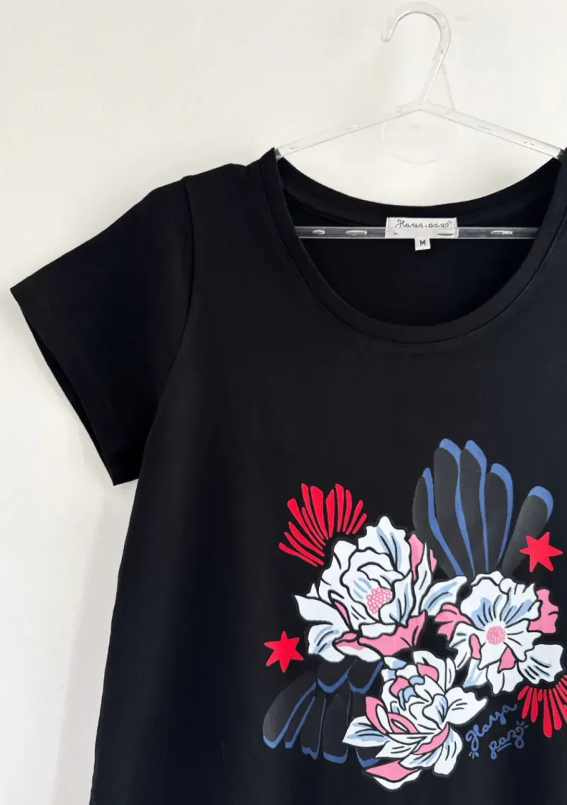 Remera de algodón escote redondo - Flores Azul & rosa Talle L - Haya Paz