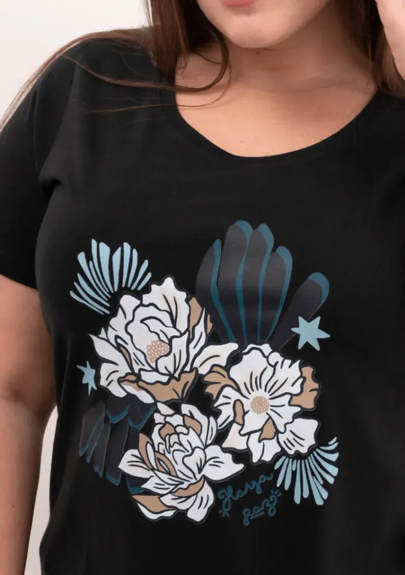 Remera de algodón escote redondo - Flores Azulinas Talle L - Haya Paz