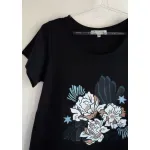 Remera de algodón escote redondo - Flores Azulinas Talle L - Haya Paz