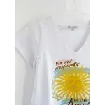 Remera de algodón escote V - Cápsula Arg. Sol Talle L - Haya Paz