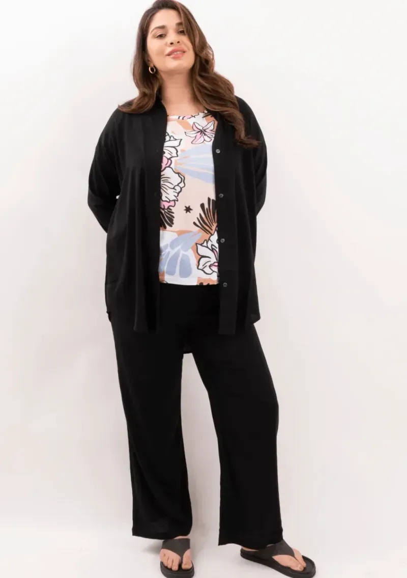 Remera de modal soft - Susan Estampa excl. flores celeste Talle M - Haya Paz