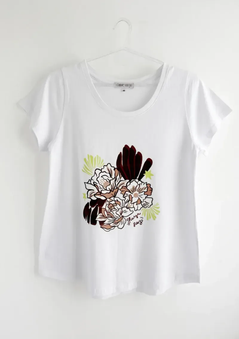 Remera de algodón escote redondo - Flores Dubai Talle L - Haya Paz