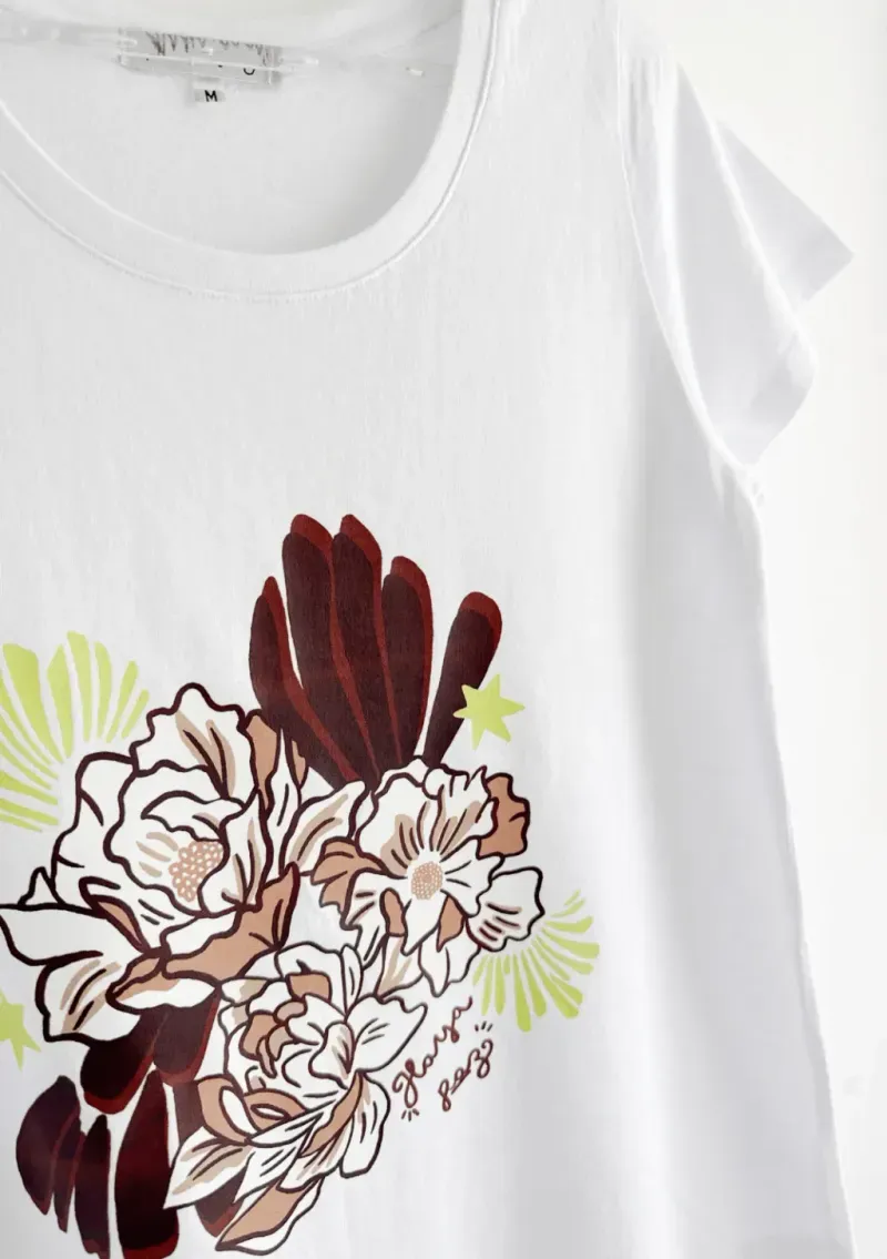 Remera de algodón escote redondo - Flores Dubai Talle L - Haya Paz