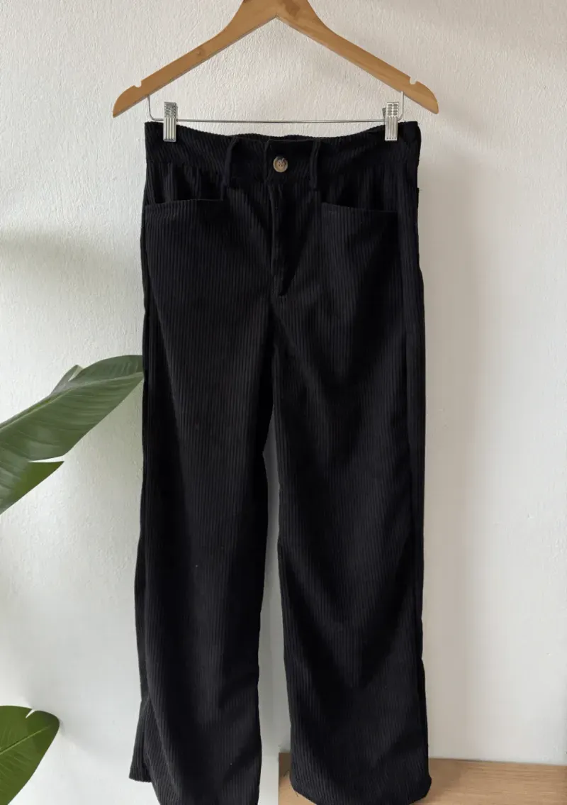 Pantalón de corderoy - Negro Talle M - Haya Paz