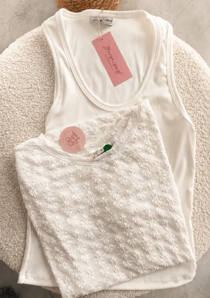 Remera de encaje + musculosa- Elena Blanco Talle L - Haya Paz