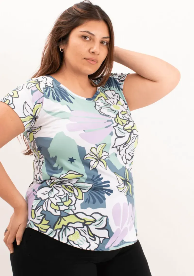 Remera de modal soft - Susan Estampa excl. flores verde Talle M - Haya Paz