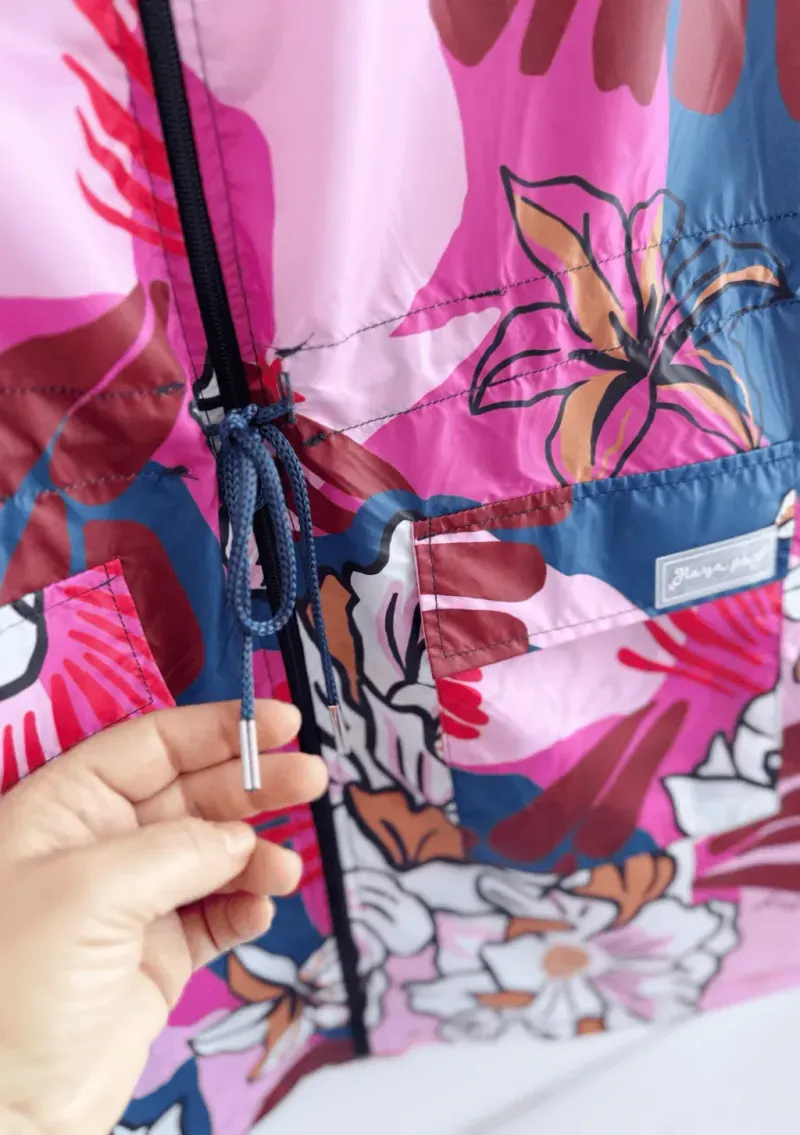 Piloto Alicia de cire - Estampa flores azul y rosa Talle 3XL - Haya Paz