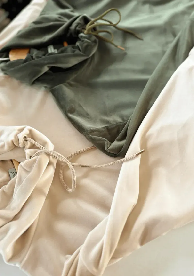 Buzo Sara de plush - Verde militar Talle XL - Haya Paz
