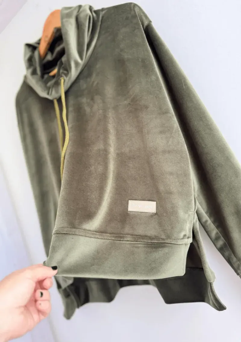 Buzo Sara de plush - Verde militar Talle XL - Haya Paz