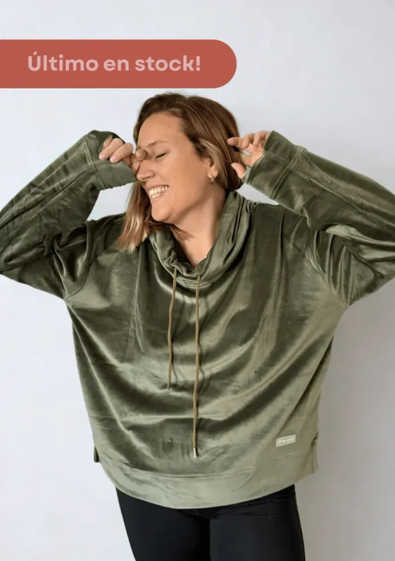Buzo Sara de plush - Verde militar Talle XL - Haya Paz