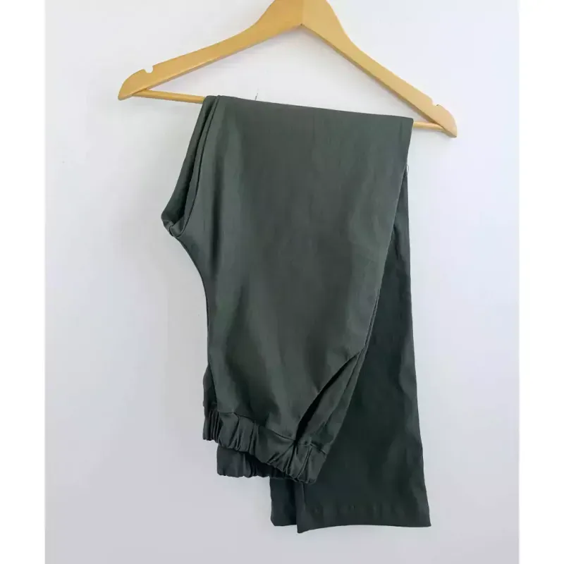 Pantalón Cami - Verde militar Talle L - Haya Paz