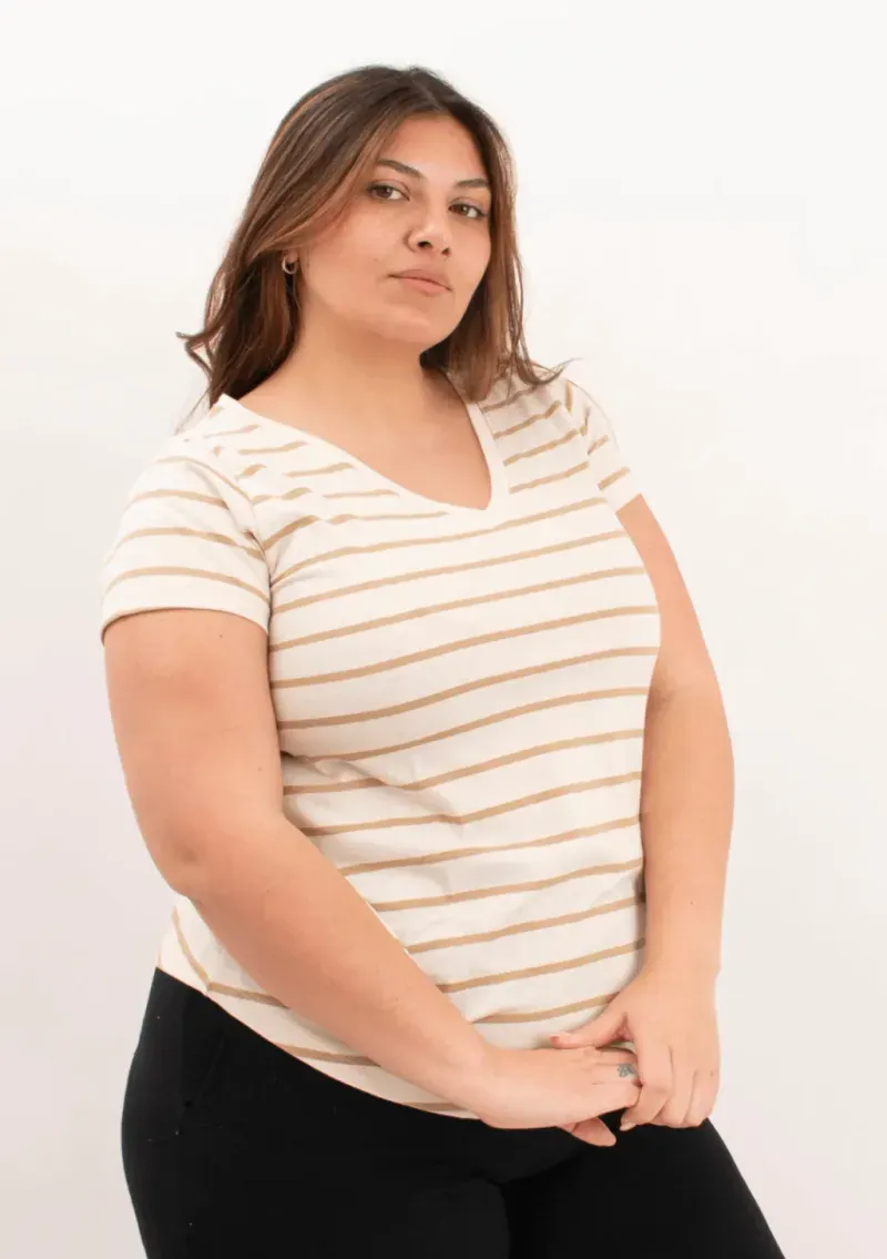 Remera de algodón rayada escote V - Lena beige Talle L - Haya Paz