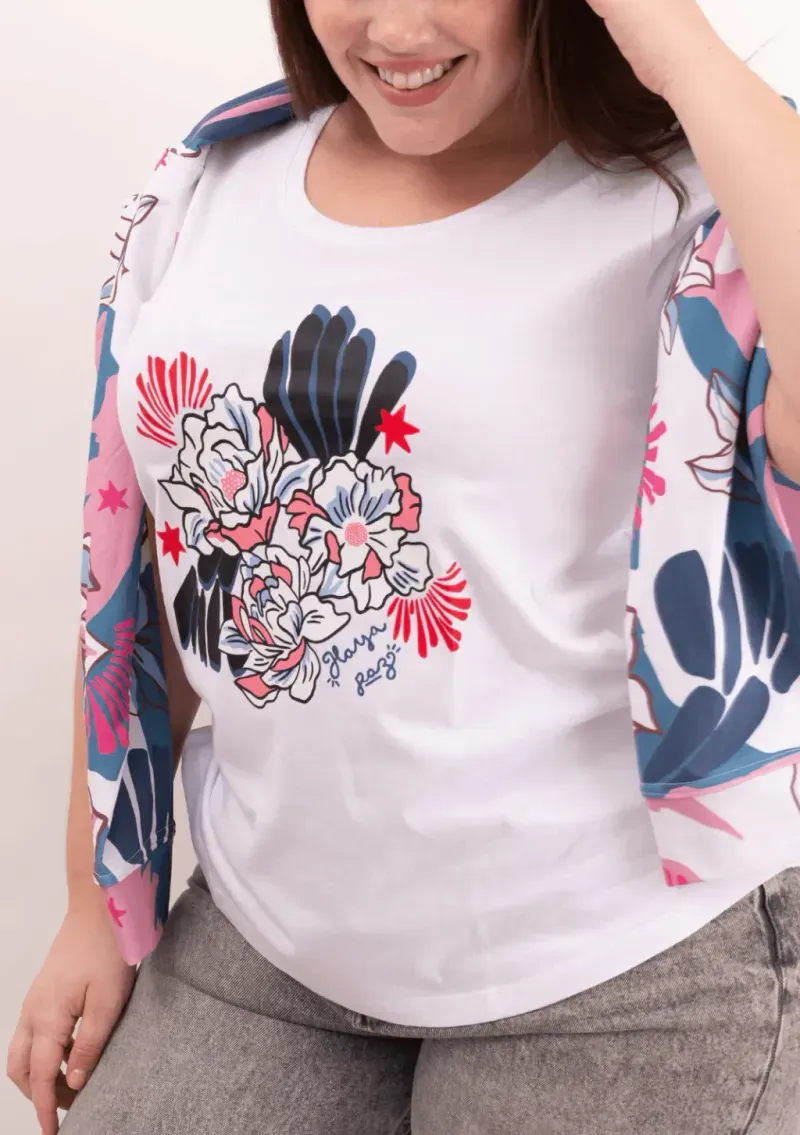 Remera de algodón escote redondo - Flores Azul & rosa Talle L - Haya Paz