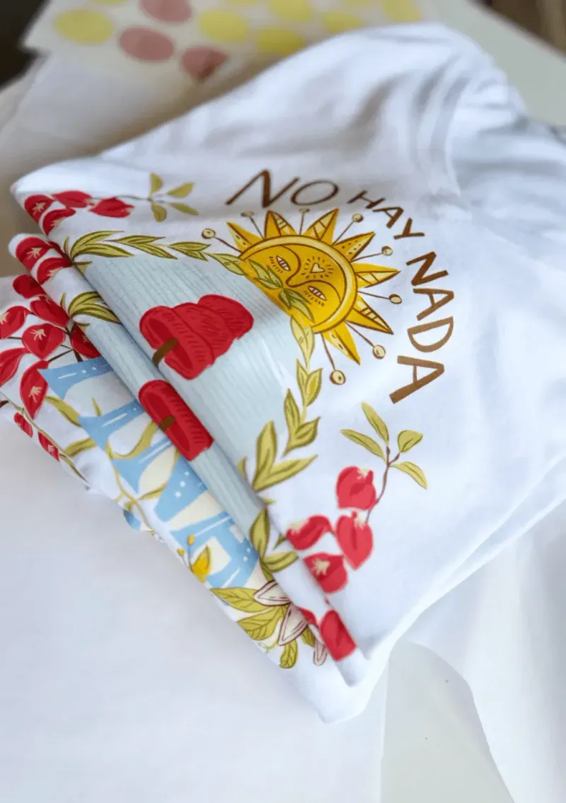 Remera de algodón escote redondo - Cápsula Arg. Escudo Talle XL - Haya Paz