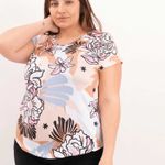 Remera de modal soft- Susan Estampa excl. flores celeste Talle M - Haya Paz