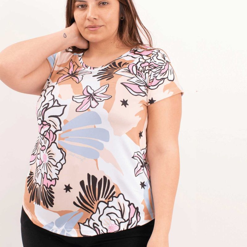 Remera de modal soft- Susan Estampa excl. flores celeste Talle M - Haya Paz
